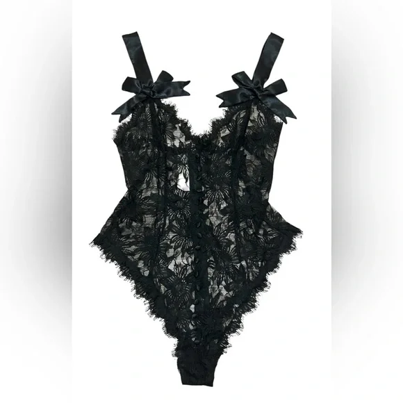 Vintage Victoria’s Secret Gold Label Lace Lingerie Teddy Romper - Picture 14 of 14